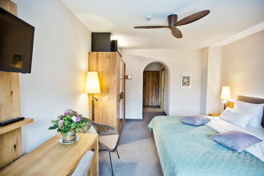 Historisches Gasthaus Hotel Hirschen Horn Gaienhofen Kültér fotó